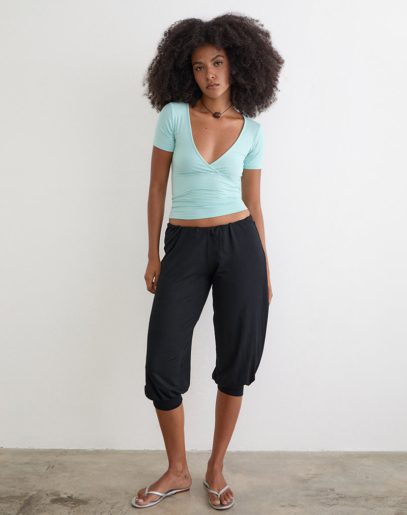 KURTY-CAPRY-TROUSER-BLACK-33402_cb1e4271-cc6d-4243-8e2e-f5ad1c454817